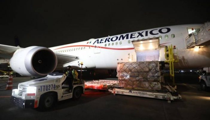 Arriba a AICM vuelo 25 desde China con más de 68 mil batas quirúrgicas