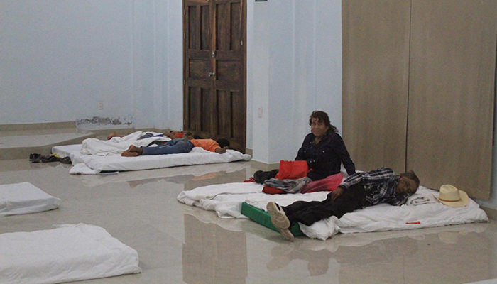 Evacuan a pobladores de Bahía de Banderas por riesgo del Ameca