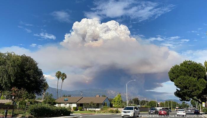 California batalla contra incendios forestales bajo gran ola de calor