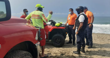 Buscan a joven arrastrado por el mar entre Colima y Jalisco