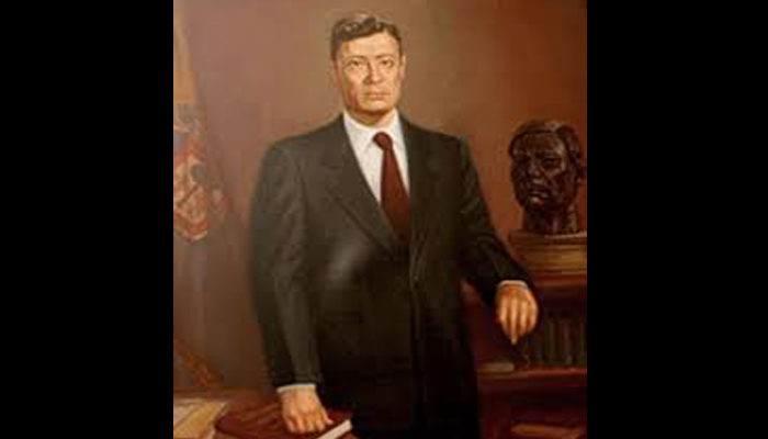 Enrique Alfaro desmiente supuesta muerte de su padre