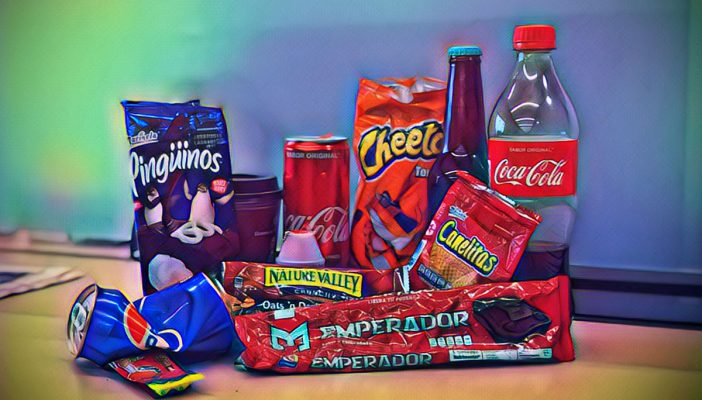 Prohíben en Oaxaca la venta de refrescos y ‘papitas’ a menores de edad