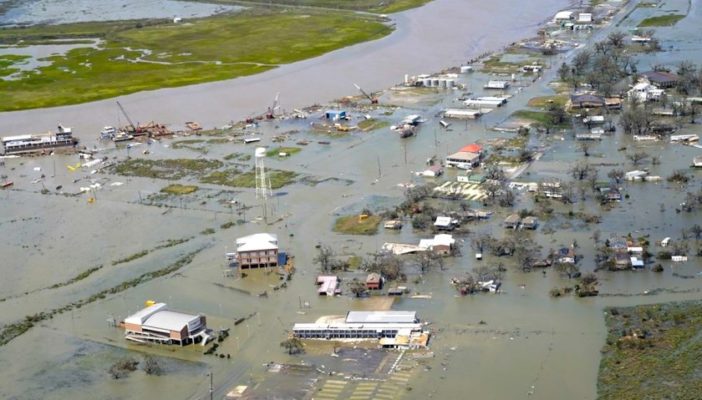 Tras paso de ''Laura'', Trump visitará a afectados por huracán