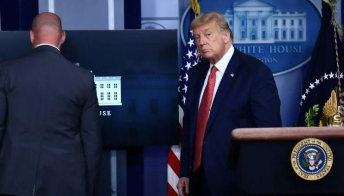 Desalojan a Trump de rueda de prensa por tiroteo afuera de Casa Blanca