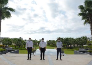 Gobernador de Nayarit inaugura hotel, pero las playas siguen cerradas