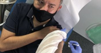 Ernesto Herrera, primer mexicano en el mundo que se vacuna contra coronavirus