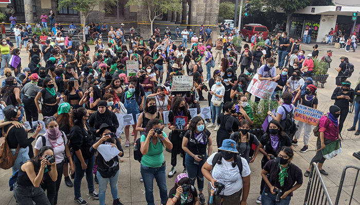 Mujeres realizan “Antigrita” en la Rotonda de Jaliscienses Ilustres