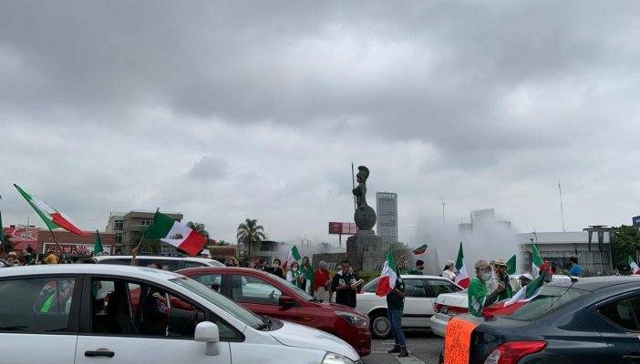Frente anti AMLO se manifiestan en La Minerva