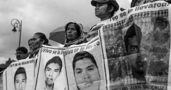 'Son seis años y no tenemos nada': padres de los 43