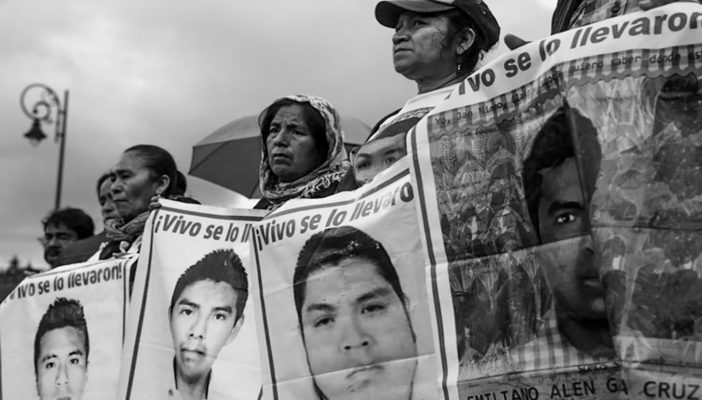 'Son seis años y no tenemos nada': padres de los 43