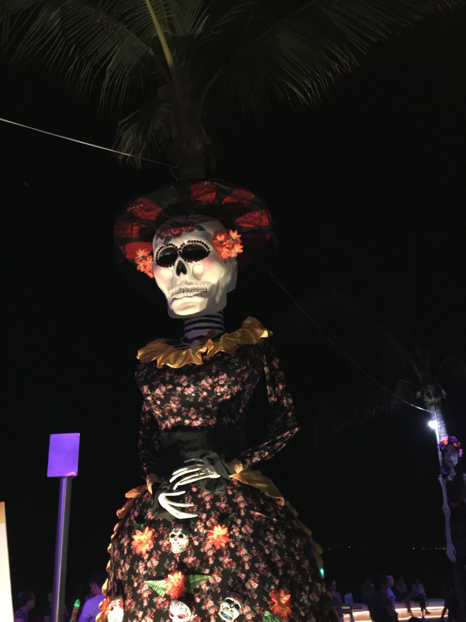 ¡Confirmado! Sí habrá palmeras catrinas y altares de muertos en PV