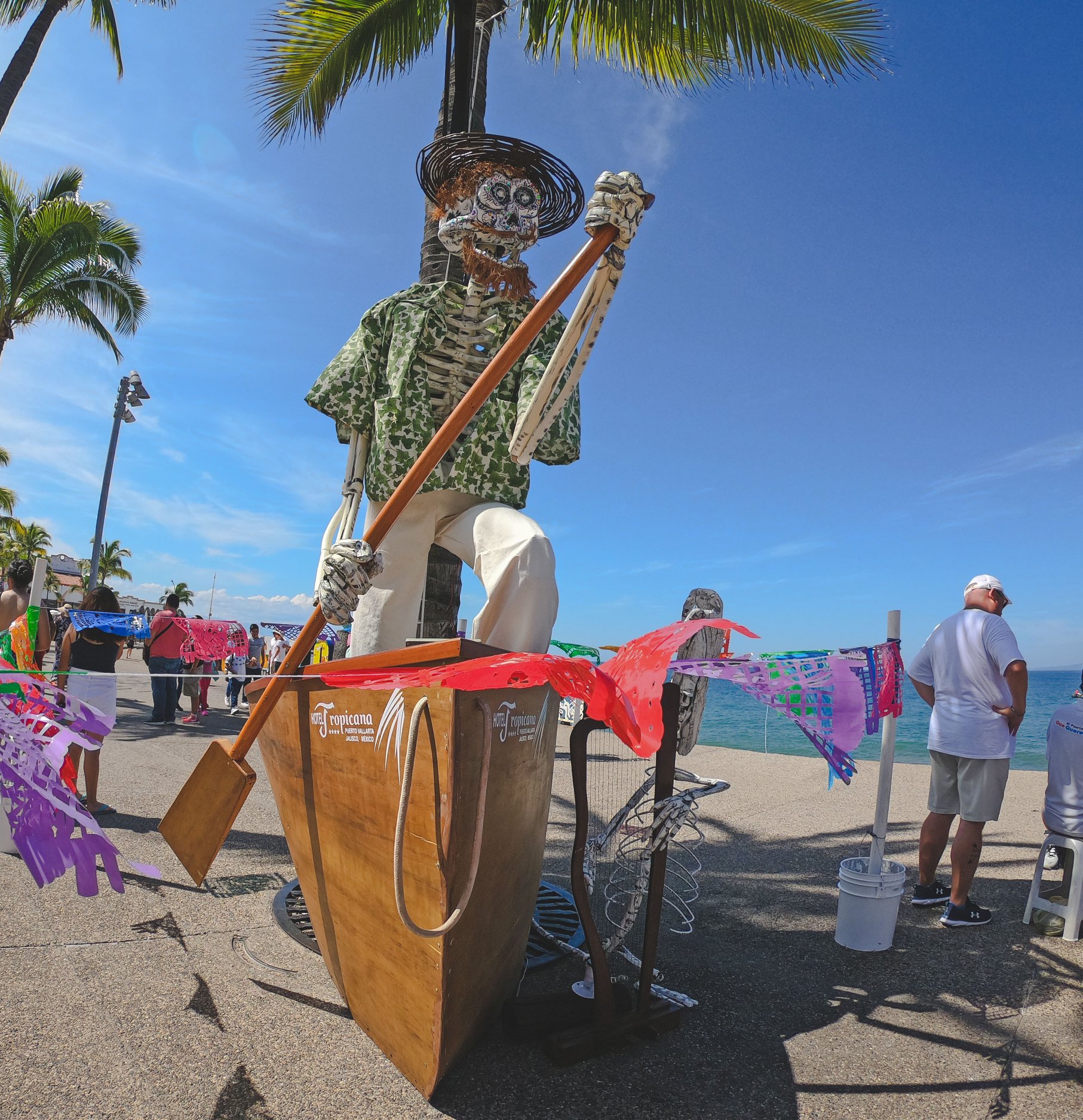 ¡Confirmado! Sí habrá palmeras catrinas y altares de muertos en PV