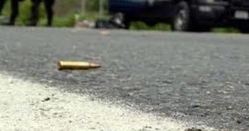 Muere bebé por bala perdida; le impactó en la cabeza