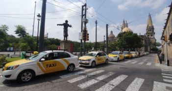 Se vuelven a manifestar taxistas contra las plataformas de transporte
