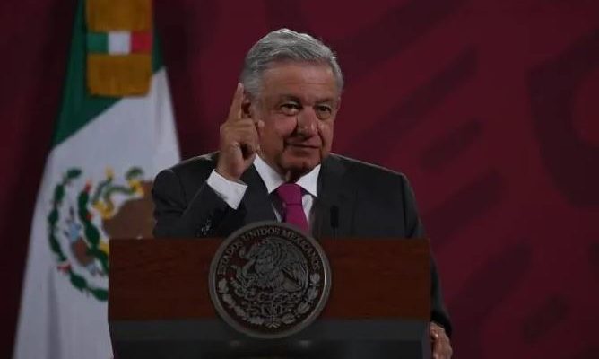 Mi escudo protector es la mañanera y mi ángel el pueblo: AMLO