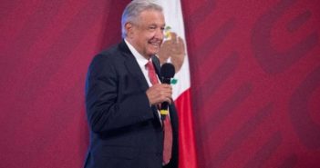 AMLO reitera negativa a uso de cubrebocas