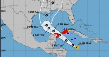 Imponen toque de queda en Quintana Roo por huracán Delta