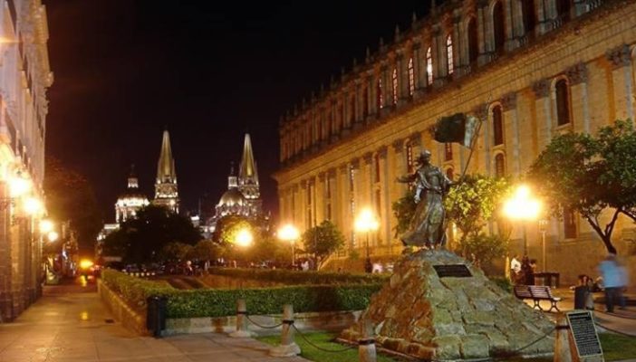 Noches de fiesta coronavirus grupal en Guadalajara