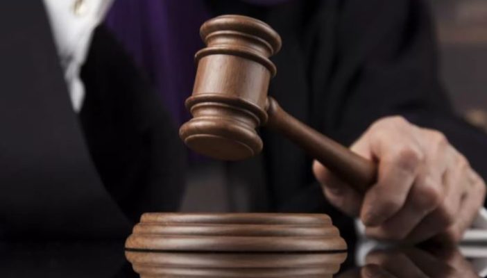 Jueza redacta conmovedora sentencia para ayudar a niña con cáncer