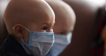 Denunciarán penalmente a AMLO padres de niños con cáncer