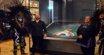 AMLO sentencia que el penacho de Moctezuma es de México