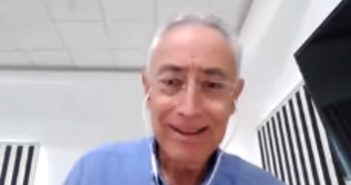 Maestro de la UANL se burla de alumno con Asperger