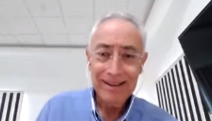 Maestro de la UANL se burla de alumno con Asperger