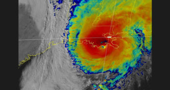 Huracán "Zeta", de categoría 2, toca tierra en Luisiana