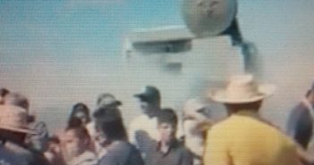 Varias agrupaciones protestan contra el gobernador de Jalisco.