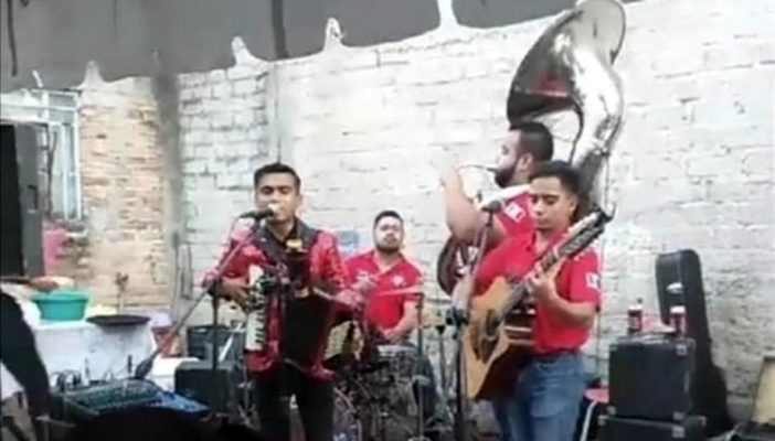 Funcionarios de Tlajomulco armaron fiestón en pleno 'botón de emergencias'