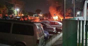 Médico del IMSS muere calcinado por ataque con explosivos en Zacatepec