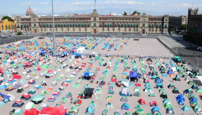 ¿Tan rápido? FRENA retira su plantón del Zócalo