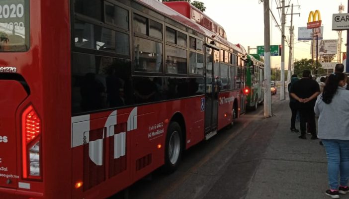 Trabajadores de fin de semana son los más afectados por falta de transporte público