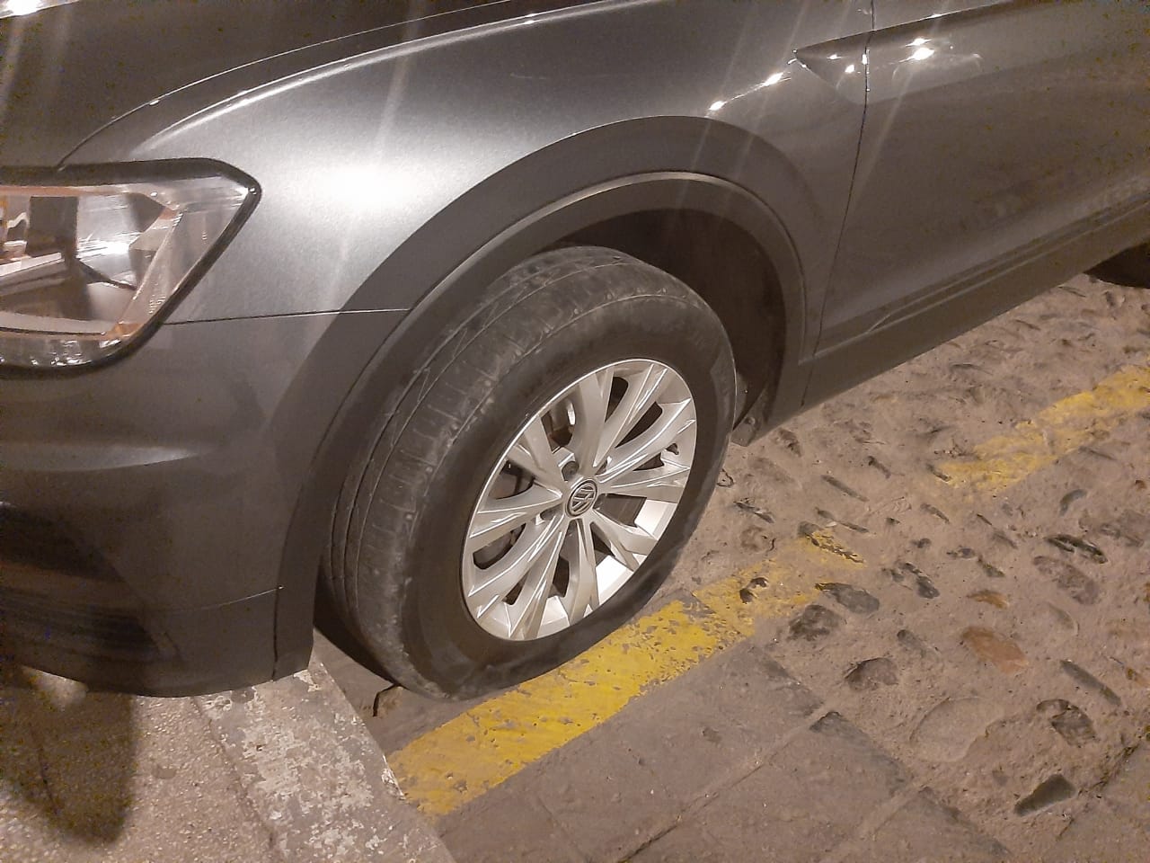 'Mocosos' menores de edad dañan 11 vehículos en halloween 16 'Mocosos' menores de edad dañan 11 vehículos en halloween