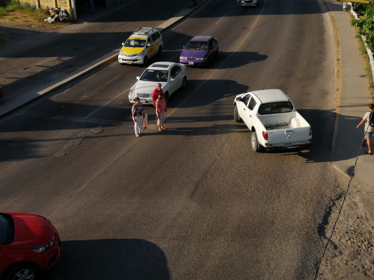 El ignorado puente peatonal de la López Mateos