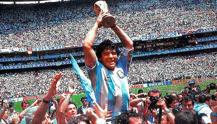 En paz descanse, barrilete cósmico. Muere Diego Armando Maradona