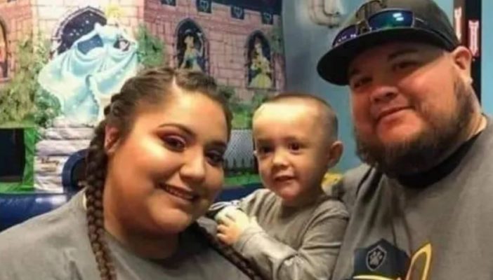 Niño latino pierde a sus padres en EU por virus; recibe apoyo internacional