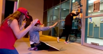 Rezan simpatizantes de Trump para que gane elecciones en Nevada