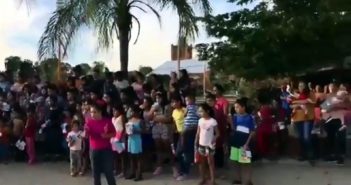 Dan gracias al 'Mencho' por regalar juguetes