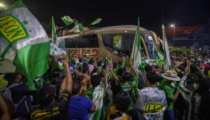 Festejan en León por campeonato y se olvidan de la contingencia
