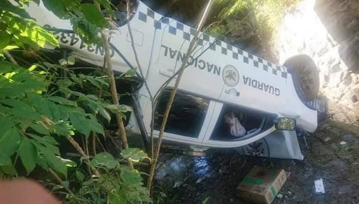 2 elementos de la Guardia Nacional pierden la vida tras volcadura