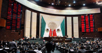 Los diputados locales y federales quieren repetir en las curules