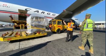 Llegan 7,800 dosis contra Covid-19 a México