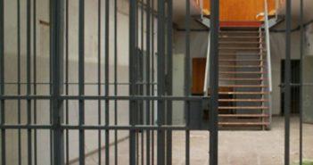 Pide Secretaría de Salud vacunar prioritariamente a los reos