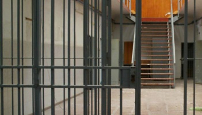 Pide Secretaría de Salud vacunar prioritariamente a los reos