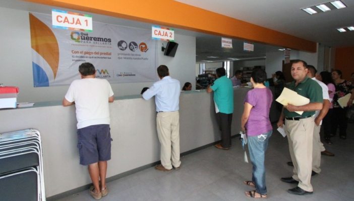 Piden a vallartenses NO mandar a abuelitos a pagar el predial