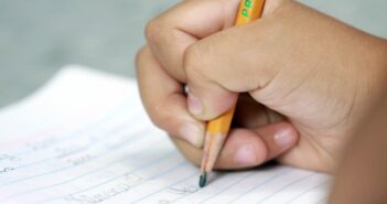 Vuelven las clases y, con ellas, las quejas por las 'cuotas voluntarias'