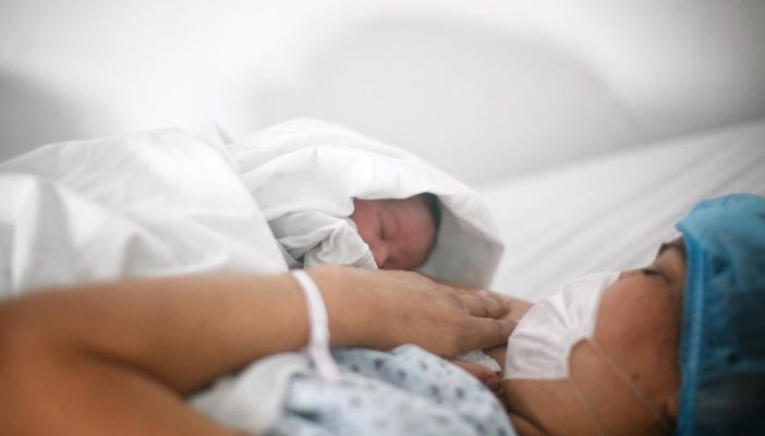 Nace una niña justo en el Año Nuevo en Jalisco