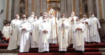 Iglesia pide que sacerdotes sean vacunados con prioridad