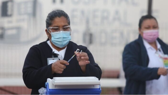 El sábado, 85% del personal médico estará vacunado en Jalisco